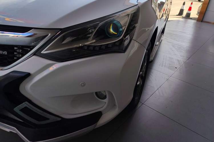 Used BYD Song 2017 Gaishi Upgrade Edition 1.5TI Manual Elite Model Left Front Headlight