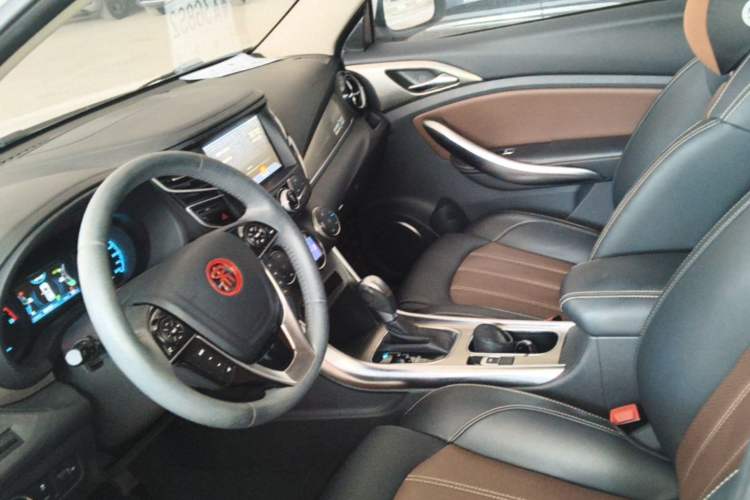 Used BYD Song 2017 Gaishe Upgrade Edition 1.5TID Automatic Elite Model Left Front Seat
