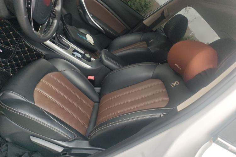 Used BYD Song 2017 Gaishe Upgrade Edition 1.5TID Automatic Elite Model Left Front Seat