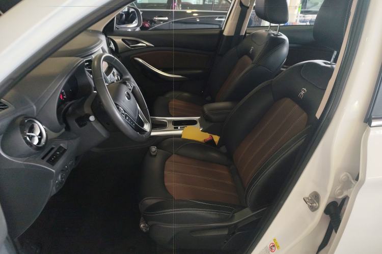 Used BYD Song 2017 Gaishi Upgrade Edition 1.5TID Automatic Luxury Model Left Front Seat