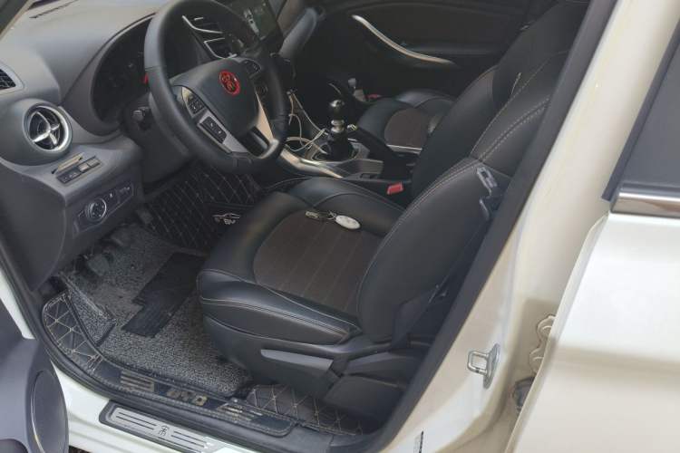 Used BYD Song 2017 Gaishi Upgrade Edition 1.5TI Manual Leading Model Left Front Seat