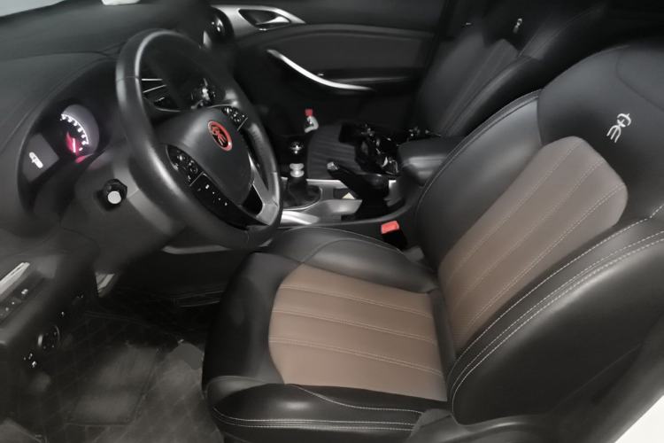 Used BYD Song 2017 Gaishi Upgrade Edition 1.5TI Manual Elite Model Left Front Seat