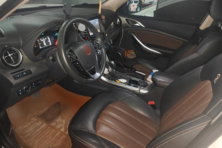 Used BYD Song 2017 Gaishe Upgrade Edition 1.5TID Automatic Elite Model Left Front Seat
