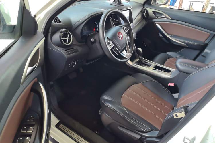 Used BYD Song 2017 Gaishe Upgrade Edition 1.5TID Automatic Elite Model Left Front Seat
