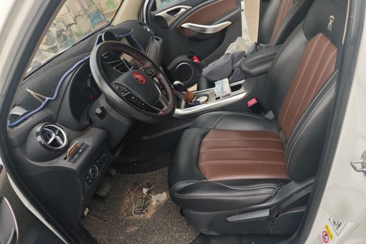 Used BYD Song 2017 Gaishe Upgrade Edition 1.5TID Automatic Elite Model Left Front Seat