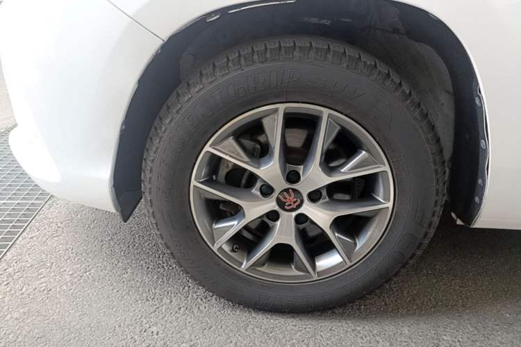 Used BYD Song 2017 Gaishe Upgrade Edition 1.5TID Automatic Elite Model Left Front Wheel Hub