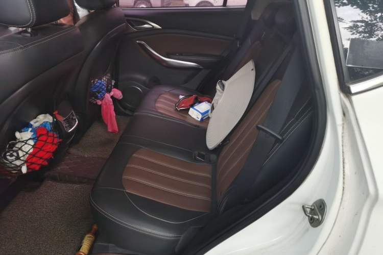 Used BYD Song 2017 Gaishe Upgrade Edition 1.5TID Automatic Elite Model Left Rear Seat