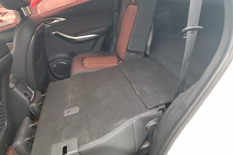 Used BYD Song 2017 Gaishe Upgrade Edition 1.5TID Automatic Elite Model Left Rear Seat