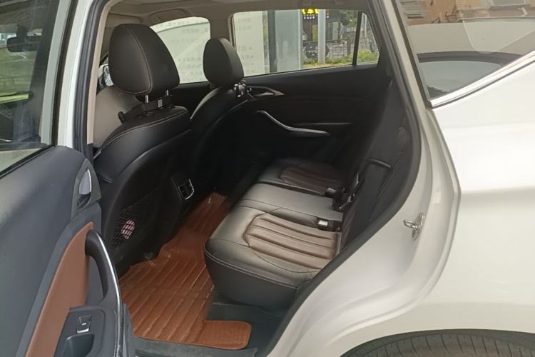 Used BYD Song 2017 Gaishi Upgrade Edition 1.5TI Manual Elite Model Left Rear Seat