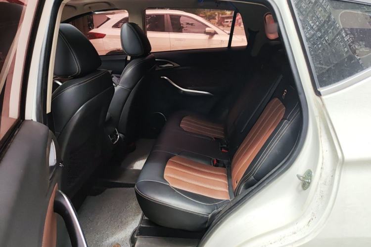 Used BYD Song 2017 Gaishi Upgrade Edition 1.5TI Manual Elite Model Left Rear Seat