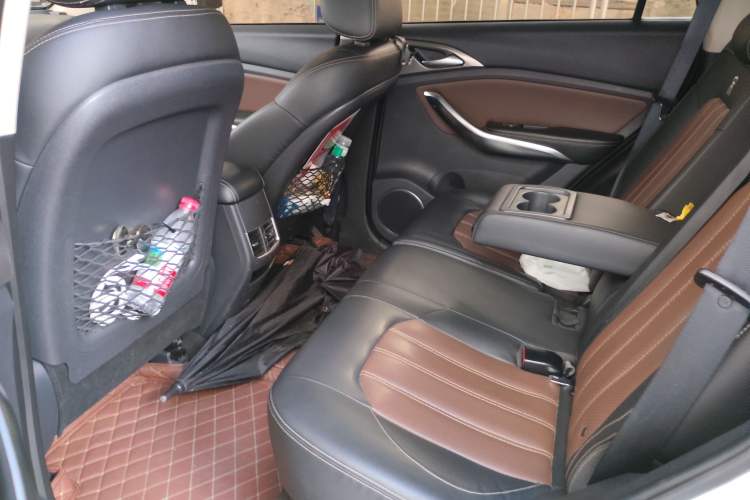 Used BYD Song 2017 Gaishe Upgrade Edition 1.5TID Automatic Elite Model Left Rear Seat