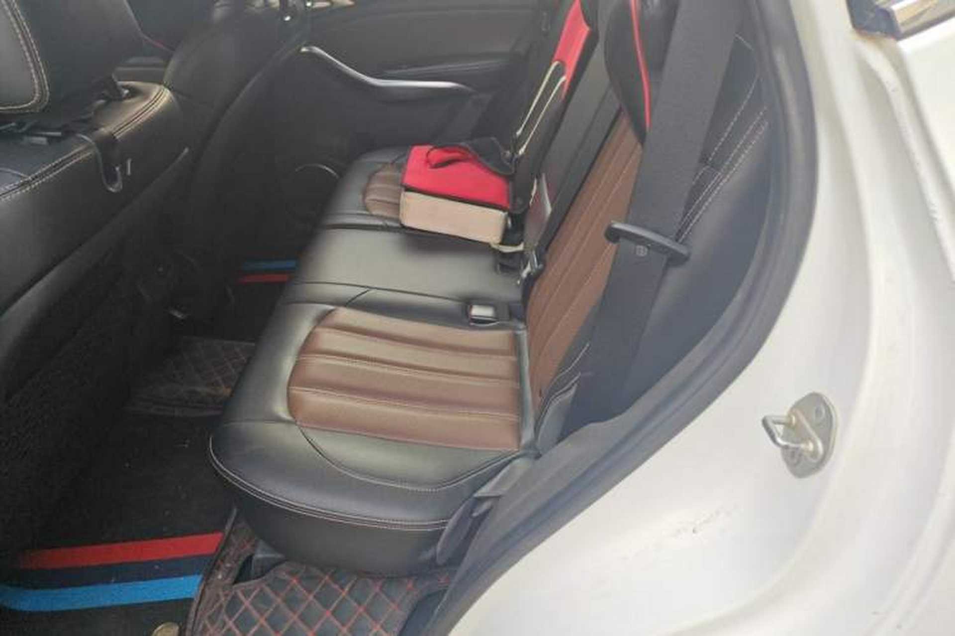Used BYD Song 2017 Gaishi Upgrade Edition 1.5TI Manual Elite Model Left Rear Seat