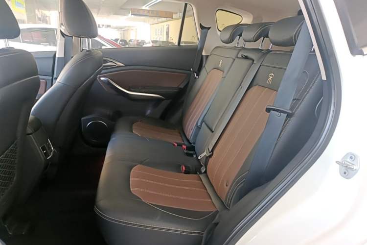 Used BYD Song 2017 Gaishe Upgrade Edition 1.5TID Automatic Elite Model Left Rear Seat