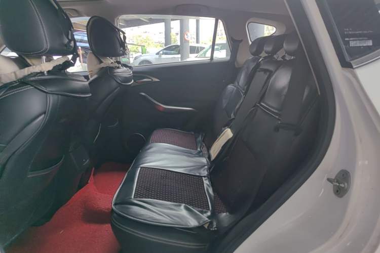 Used BYD Song 2017 Gaishe Upgrade Edition 1.5TID Automatic Elite Model Left Rear Seat