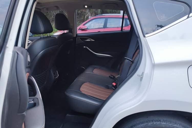 Used BYD Song 2017 Gaishi Upgrade Edition 1.5TID Automatic Luxury Model Left Rear Seat