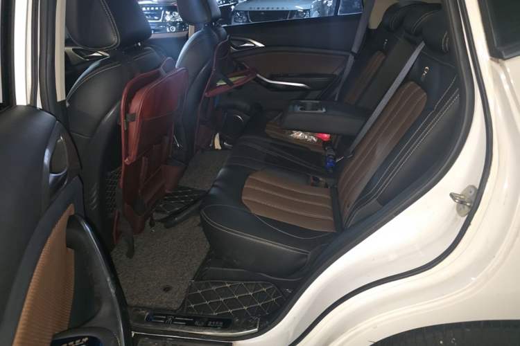 Used BYD Song 2017 Gaishe Upgrade Edition 1.5TID Automatic Elite Model Left Rear Seat