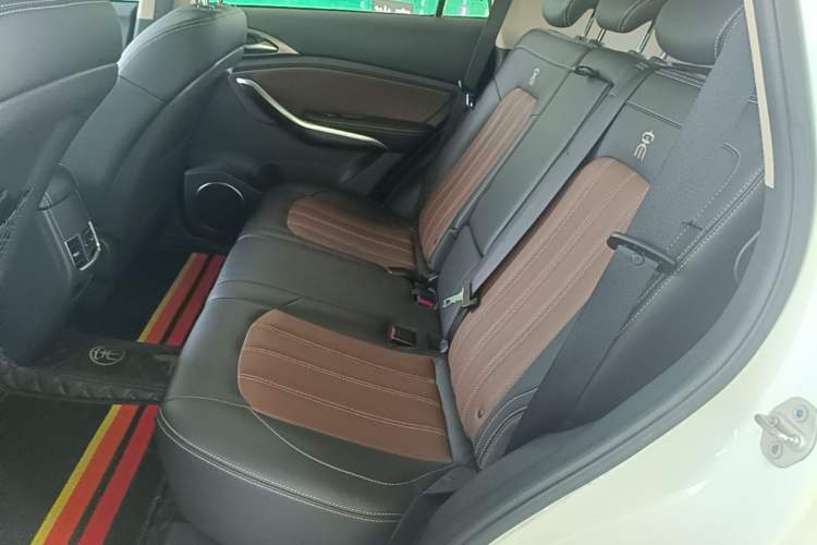 Used BYD Song 2017 Gaishe Upgrade Edition 1.5TID Automatic Elite Model Left Rear Seat