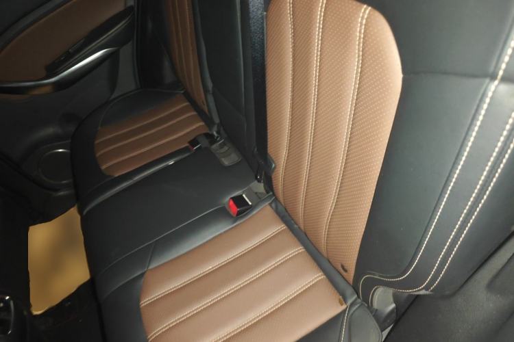 Used BYD Song 2017 Gaishi Upgrade Edition 1.5TID Automatic Luxury Model Left Rear Seat
