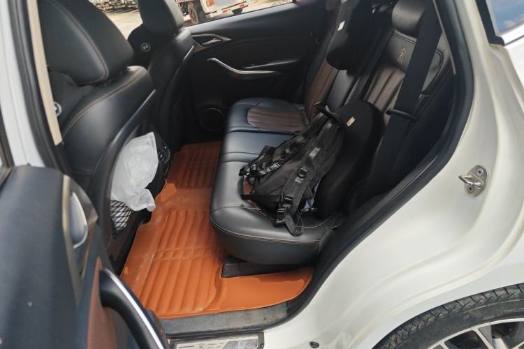Used BYD Song 2017 Gaishe Upgrade Edition 1.5TID Automatic Elite Model Left Rear Seat