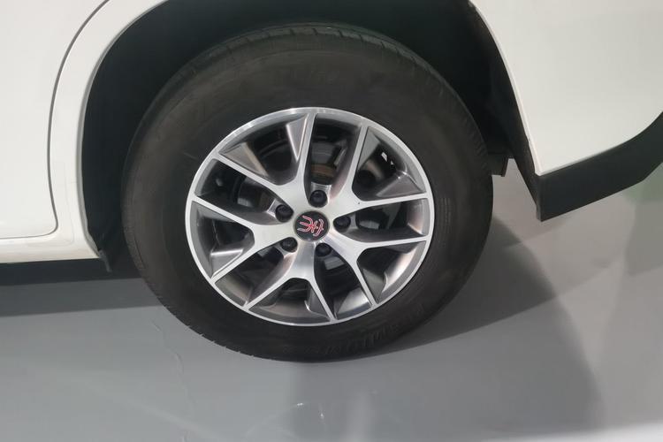 Used BYD Song 2017 Gaishe Upgrade Edition 1.5TID Automatic Elite Model Left Rear Wheel Hub