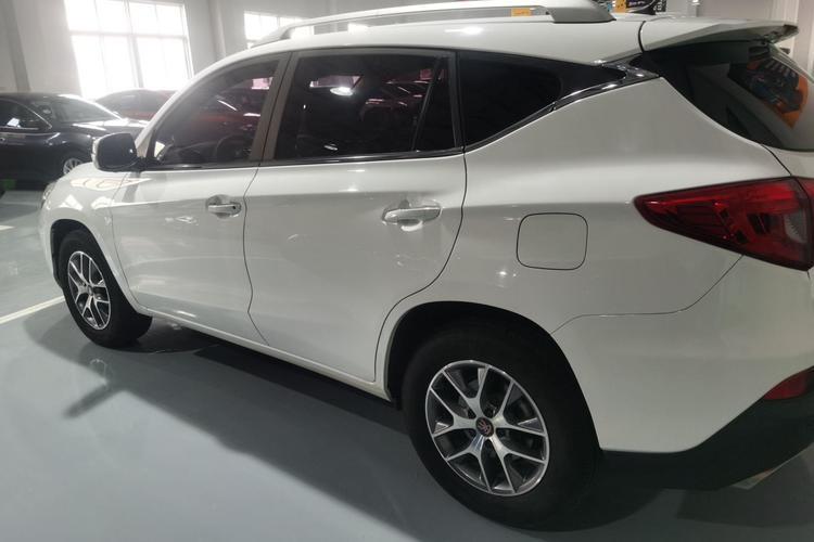 Used BYD Song 2017 Gaishe Upgrade Edition 1.5TID Automatic Elite Model Left Side