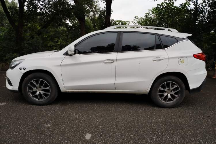 Used BYD Song 2017 Gaishe Upgrade Edition 1.5TID Automatic Elite Model Left Side