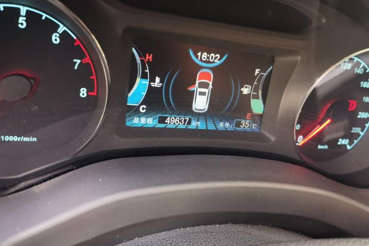 Used BYD Song 2017 Gaishi Upgrade Edition 1.5TI Manual Elite Model Odometer Close Up