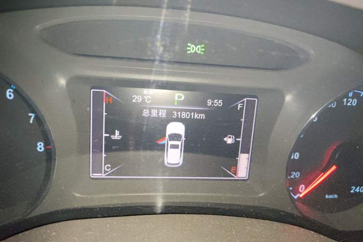 Used BYD Song 2017 Gaishi Upgrade Edition 1.5TID Automatic Luxury Model Odometer Close Up