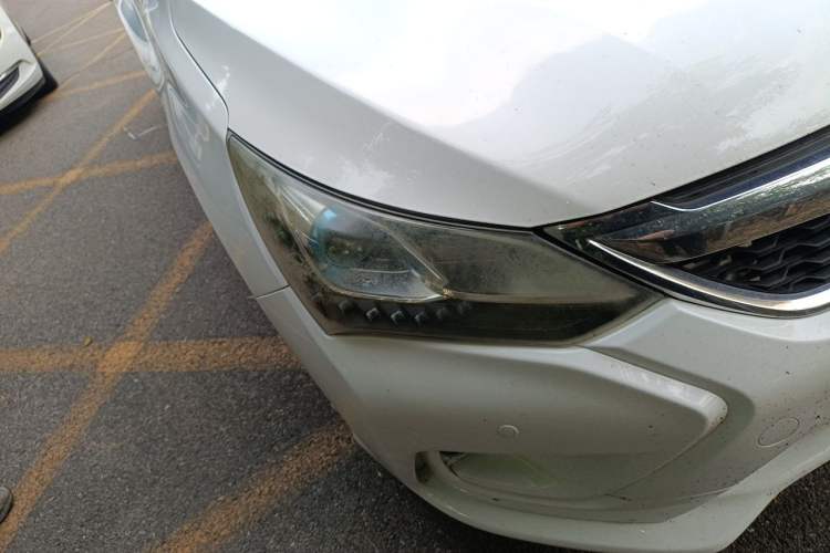 Used BYD Song 2017 Gaishi Upgrade Edition 1.5TID Automatic Luxury Model Right Front Headlight