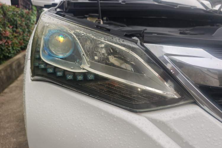 Used BYD Song 2017 Gaishe Upgrade Edition 1.5TID Automatic Elite Model Right Front Headlight