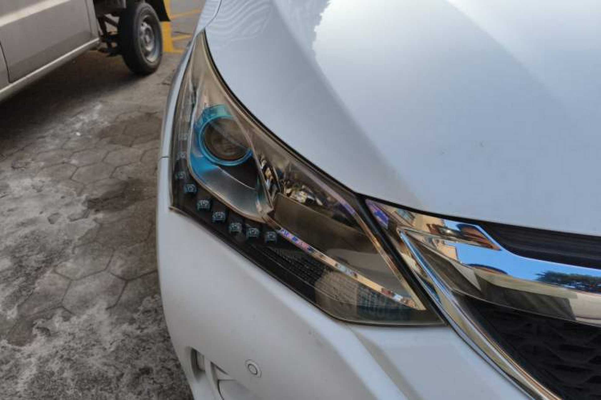 Used BYD Song 2017 Gaishi Upgrade Edition 1.5TI Manual Elite Model Right Front Headlight
