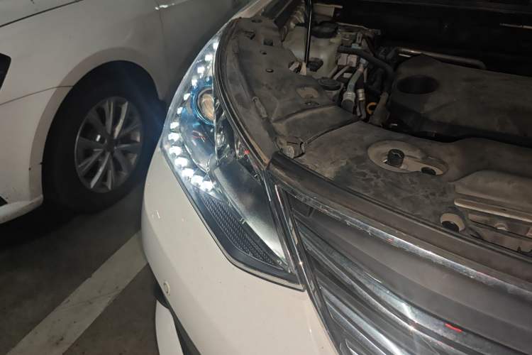 Used BYD Song 2017 Gaishe Upgrade Edition 1.5TID Automatic Elite Model Right Front Headlight