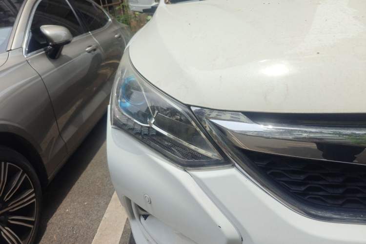 Used BYD Song 2017 Gaishe Upgrade Edition 1.5TID Automatic Elite Model Right Front Headlight