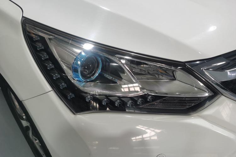 Used BYD Song 2017 Gaishe Upgrade Edition 1.5TID Automatic Elite Model Right Front Headlight
