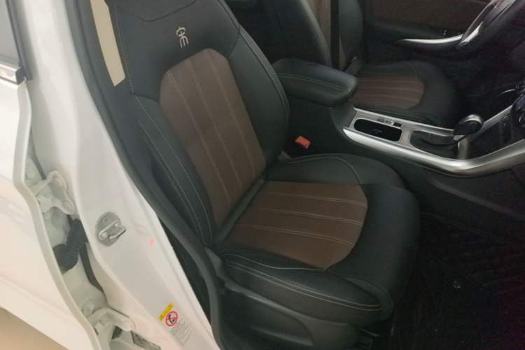 Used BYD Song 2017 Gaishi Upgrade Edition 1.5TID Automatic Luxury Model Right Front Seat