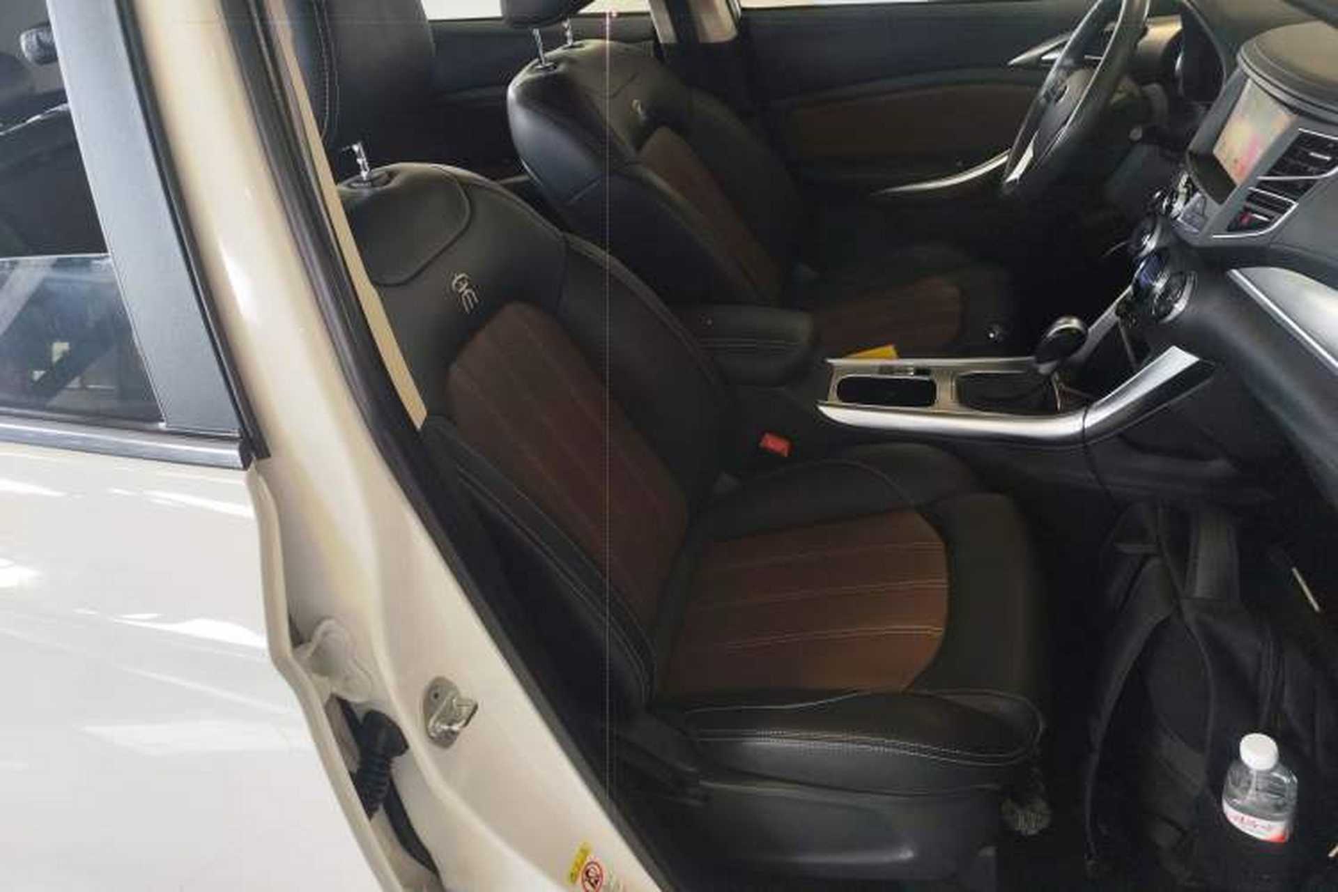 Used BYD Song 2017 Gaishi Upgrade Edition 1.5TID Automatic Luxury Model Right Front Seat