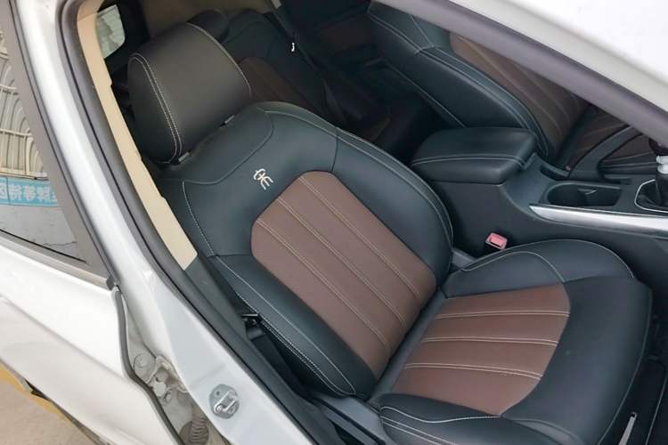 Used BYD Song 2017 Gaishi Upgrade Edition 1.5TI Manual Elite Model Right Front Seat