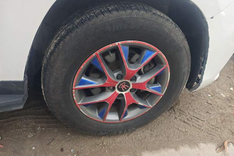 Used BYD Song 2017 Gaishi Upgrade Edition 1.5TI Manual Elite Model Right Front Wheel Hub