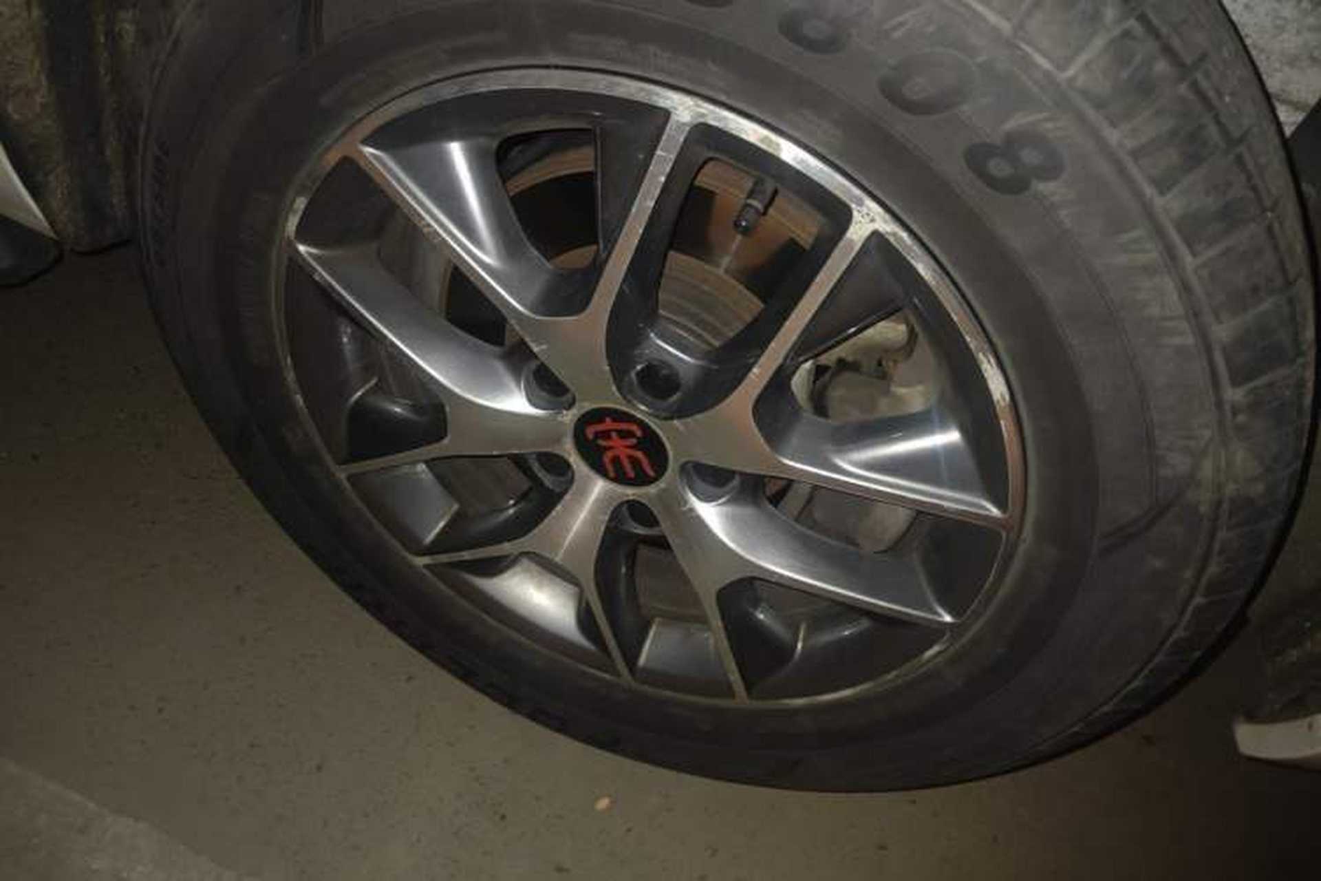 Used BYD Song 2017 Gaishi Upgrade Edition 1.5TI Manual Elite Model Right Front Wheel Hub