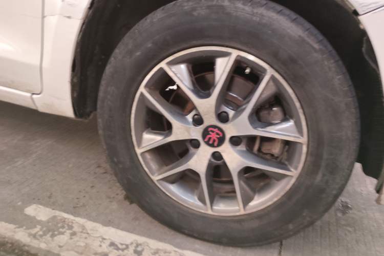 Used BYD Song 2017 Gaishe Upgrade Edition 1.5TID Automatic Elite Model Right Front Wheel Hub