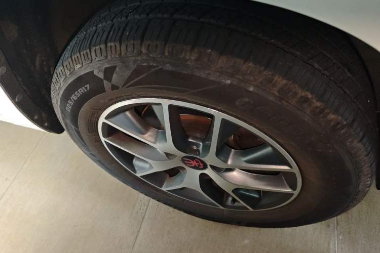 Used BYD Song 2017 Gaishe Upgrade Edition 1.5TID Automatic Elite Model Right Front Wheel Hub