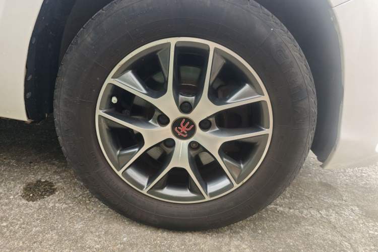 Used BYD Song 2017 Gaishe Upgrade Edition 1.5TID Automatic Elite Model Right Front Wheel Hub