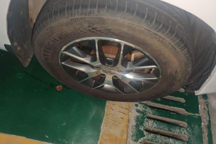 Used BYD Song 2017 Gaishe Upgrade Edition 1.5TID Automatic Elite Model Right Front Wheel Hub