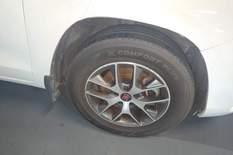 Used BYD Song 2017 Gaishe Upgrade Edition 1.5TID Automatic Elite Model Right Front Wheel Hub