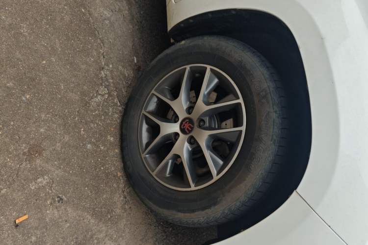 Used BYD Song 2017 Gaishe Upgrade Edition 1.5TID Automatic Elite Model Right Front Wheel Hub