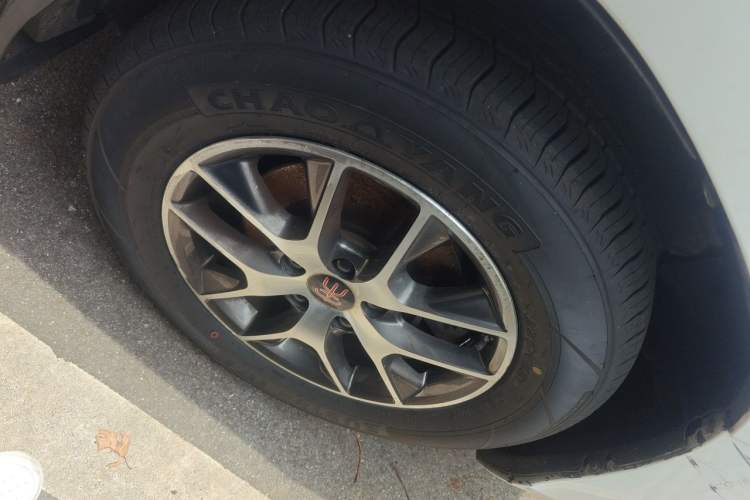 Used BYD Song 2017 Gaishe Upgrade Edition 1.5TID Automatic Elite Model Right Front Wheel Hub