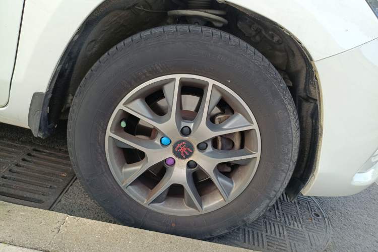 Used BYD Song 2017 Gaishi Upgrade Edition 1.5TI Manual Elite Model Right Front Wheel Hub