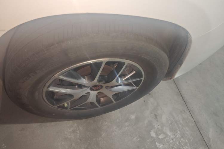Used BYD Song 2017 Gaishi Upgrade Edition 1.5TI Manual Elite Model Right Front Wheel Hub