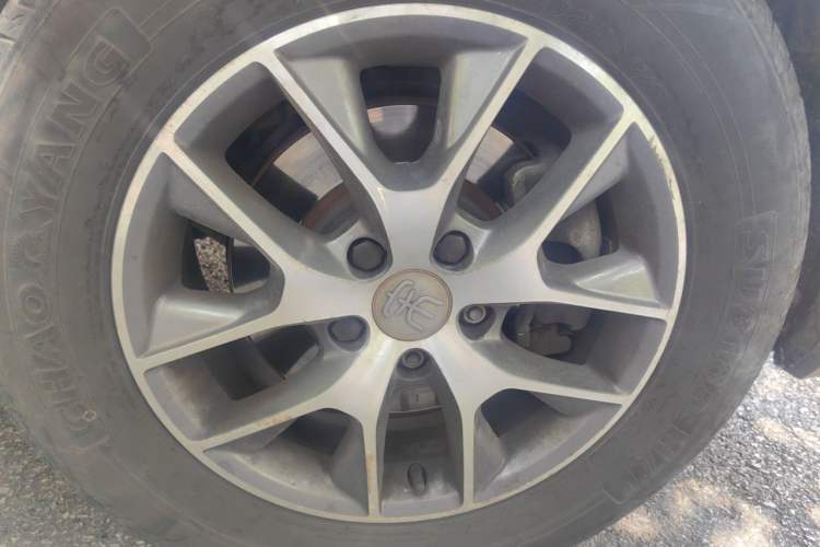 Used BYD Song 2017 Gaishi Upgrade Edition 1.5TI Manual Elite Model Right Front Wheel Hub
