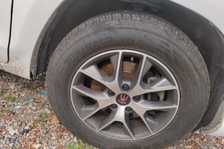 Used BYD Song 2017 Gaishi Upgrade Edition 1.5TI Manual Elite Model Right Front Wheel Hub